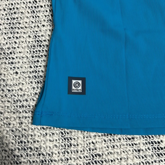 Jolyn Dalia Basic Top - Picture 7 of 7